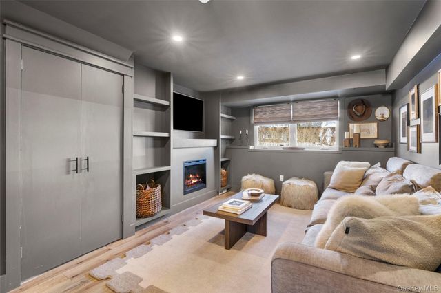 87 Inverness Road, New Rochelle, NY 10804