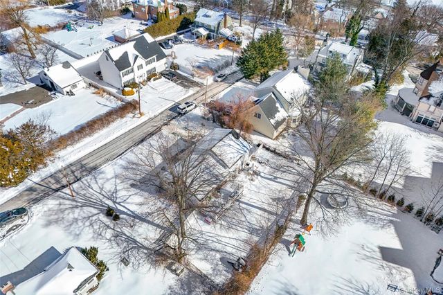 87 Inverness Road, New Rochelle, NY 10804