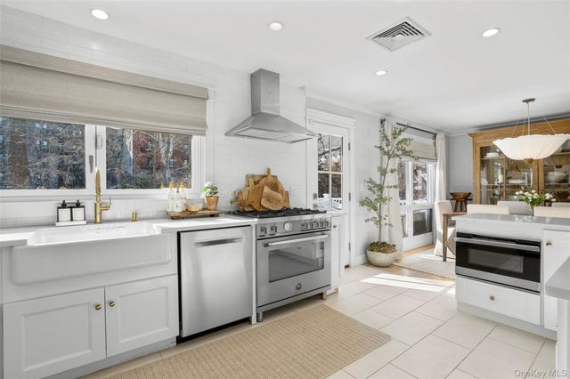 87 Inverness Road, New Rochelle, NY 10804