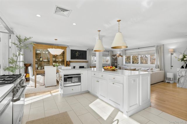 87 Inverness Road, New Rochelle, NY 10804