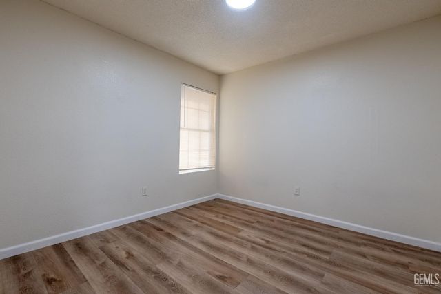 2114 Foxglove Court, Bakersfield, CA 93304