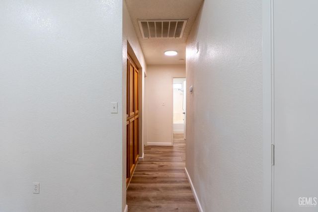 2114 Foxglove Court, Bakersfield, CA 93304