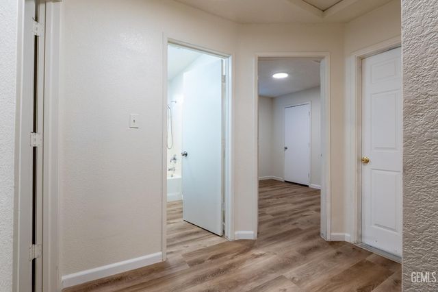 2114 Foxglove Court, Bakersfield, CA 93304