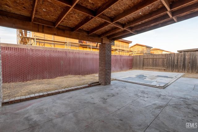 2114 Foxglove Court, Bakersfield, CA 93304