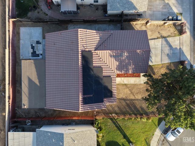 2114 Foxglove Court, Bakersfield, CA 93304