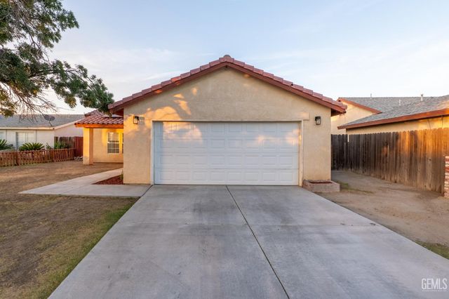 2114 Foxglove Court, Bakersfield, CA 93304