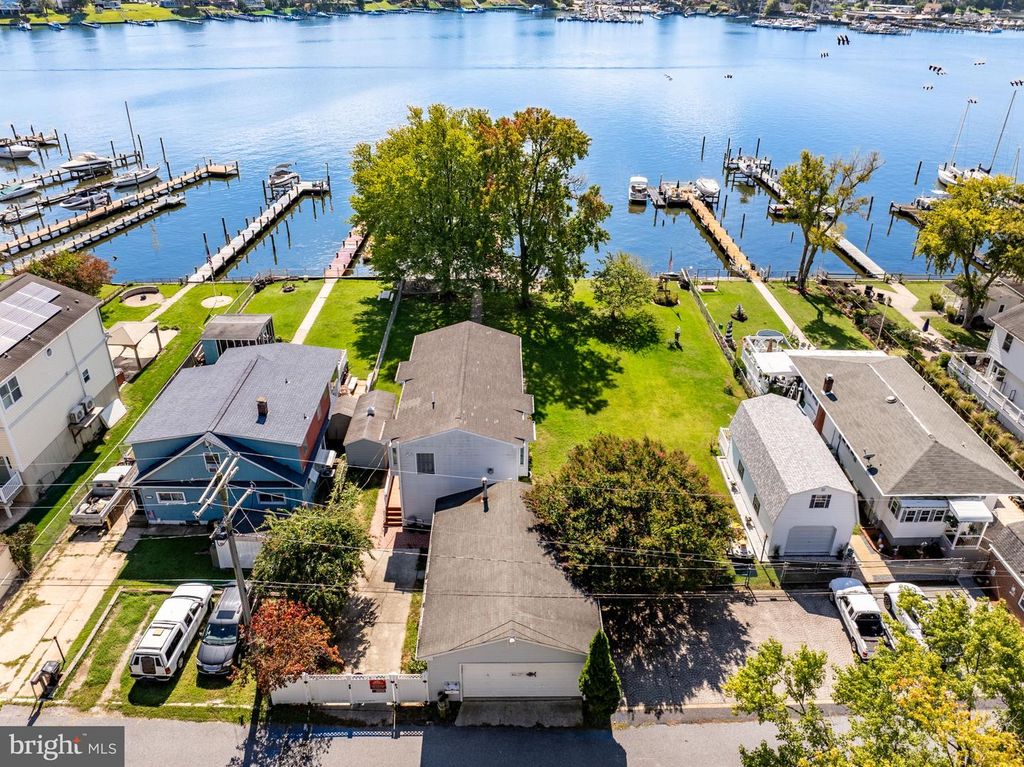 84 KINGSTON PARK LN, Middle River, MD 21220