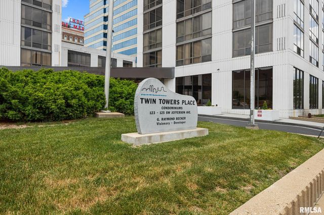 123 SW JEFFERSON Avenue E6A, Peoria, IL 61602