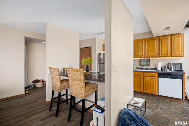 123 SW JEFFERSON Avenue E6A, Peoria, IL 61602