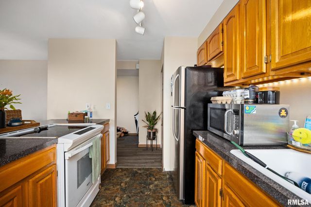 123 SW JEFFERSON Avenue E6A, Peoria, IL 61602