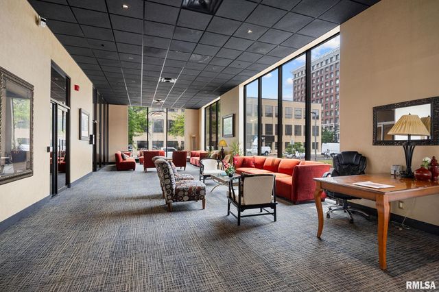 123 SW JEFFERSON Avenue E6A, Peoria, IL 61602
