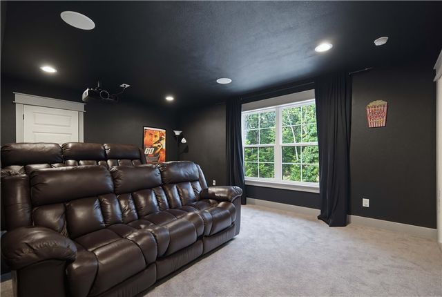 15747 Goldfinch Road, Gravette, AR 72736