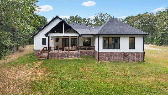 15747 Goldfinch Road, Gravette, AR 72736