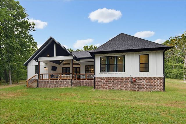 15747 Goldfinch Road, Gravette, AR 72736