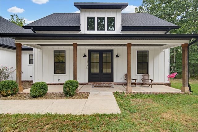 15747 Goldfinch Road, Gravette, AR 72736