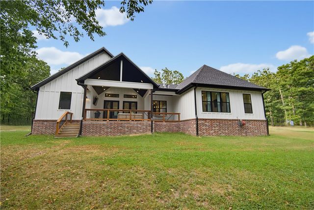 15747 Goldfinch Road, Gravette, AR 72736