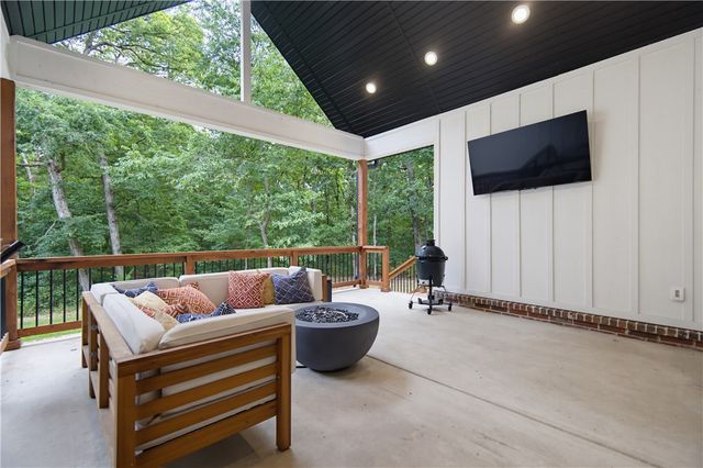 15747 Goldfinch Road, Gravette, AR 72736