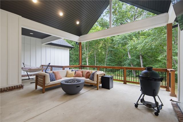 15747 Goldfinch Road, Gravette, AR 72736