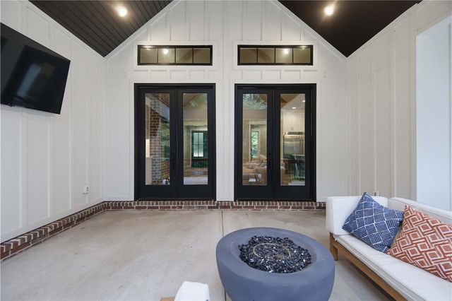 15747 Goldfinch Road, Gravette, AR 72736