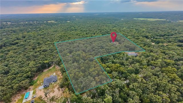 15747 Goldfinch Road, Gravette, AR 72736