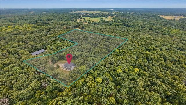 15747 Goldfinch Road, Gravette, AR 72736
