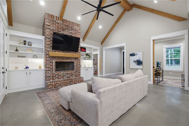 15747 Goldfinch Road, Gravette, AR 72736