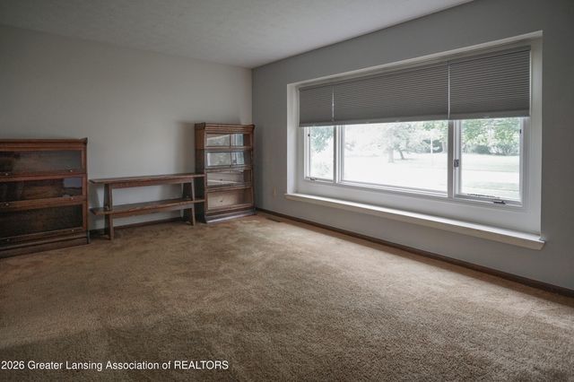 5618 Bearcreek Drive, Lansing, MI 48917