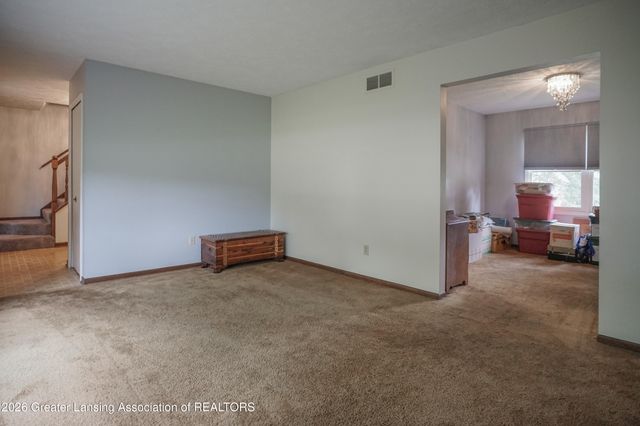 5618 Bearcreek Drive, Lansing, MI 48917