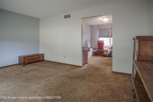 5618 Bearcreek Drive, Lansing, MI 48917