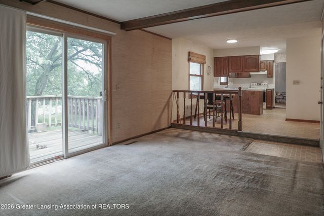 5618 Bearcreek Drive, Lansing, MI 48917