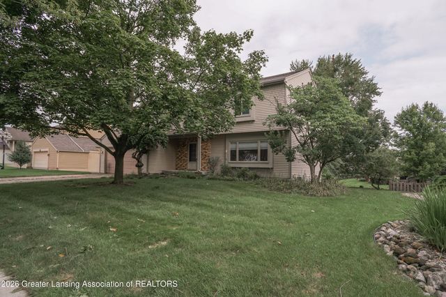 5618 Bearcreek Drive, Lansing, MI 48917