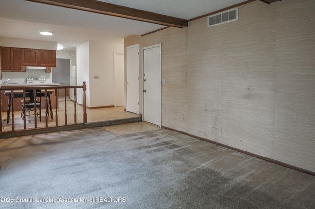 5618 Bearcreek Drive, Lansing, MI 48917