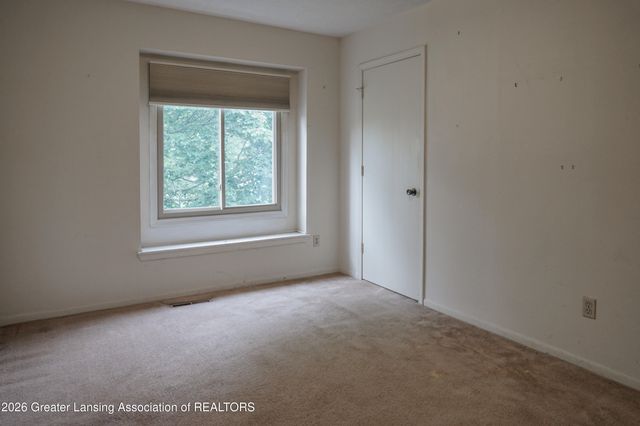 5618 Bearcreek Drive, Lansing, MI 48917