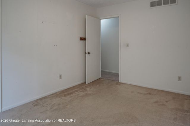 5618 Bearcreek Drive, Lansing, MI 48917
