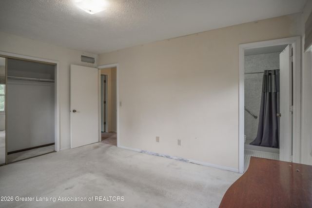 5618 Bearcreek Drive, Lansing, MI 48917