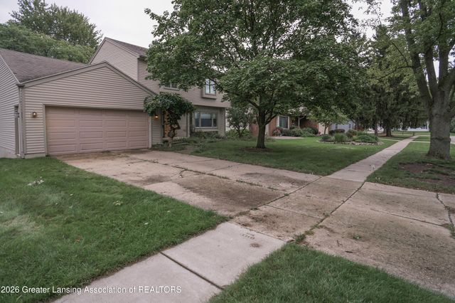 5618 Bearcreek Drive, Lansing, MI 48917