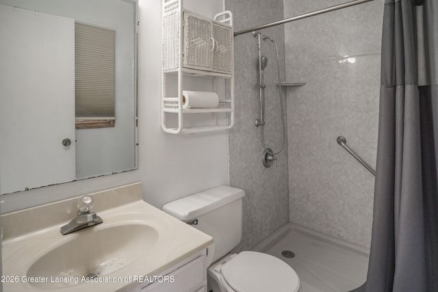 5618 Bearcreek Drive, Lansing, MI 48917
