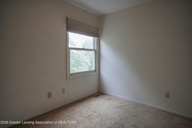 5618 Bearcreek Drive, Lansing, MI 48917