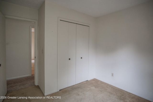 5618 Bearcreek Drive, Lansing, MI 48917