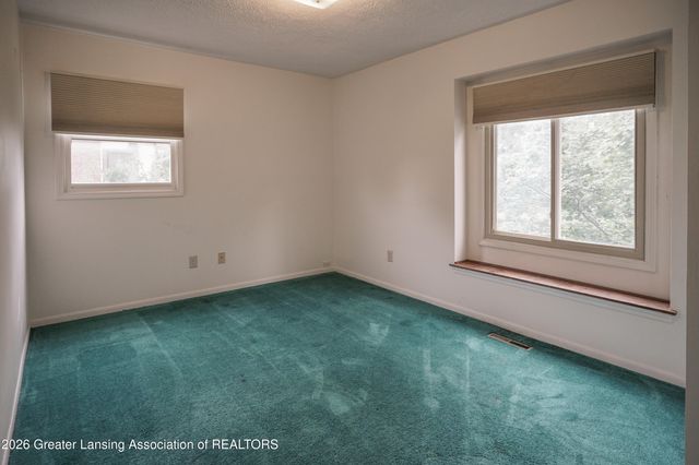 5618 Bearcreek Drive, Lansing, MI 48917