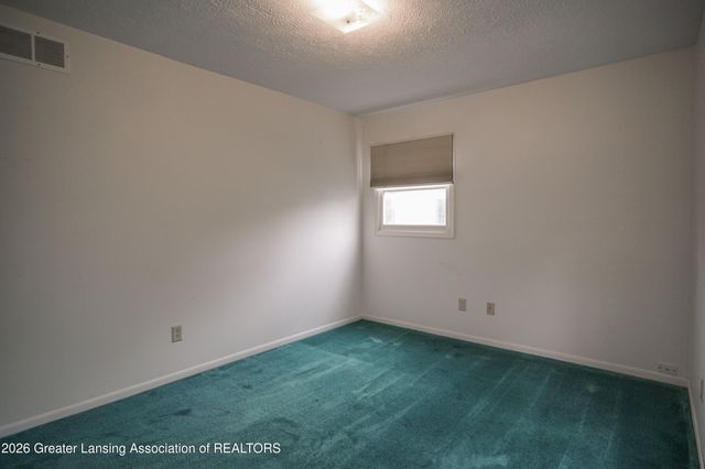 5618 Bearcreek Drive, Lansing, MI 48917