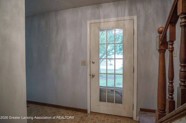 5618 Bearcreek Drive, Lansing, MI 48917