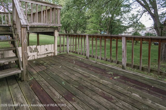 5618 Bearcreek Drive, Lansing, MI 48917
