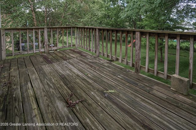 5618 Bearcreek Drive, Lansing, MI 48917