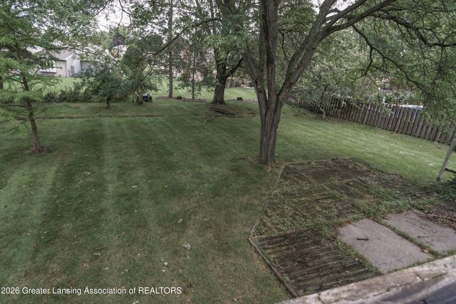5618 Bearcreek Drive, Lansing, MI 48917