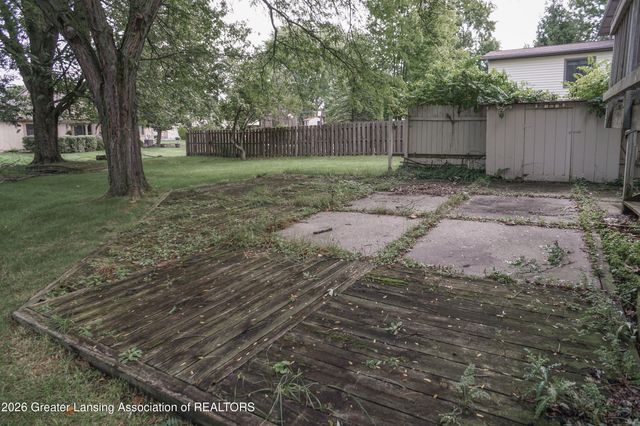 5618 Bearcreek Drive, Lansing, MI 48917