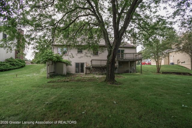 5618 Bearcreek Drive, Lansing, MI 48917