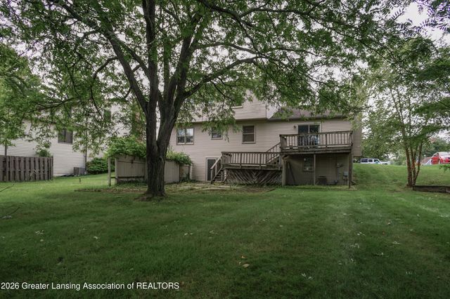 5618 Bearcreek Drive, Lansing, MI 48917