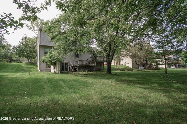 5618 Bearcreek Drive, Lansing, MI 48917