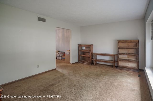 5618 Bearcreek Drive, Lansing, MI 48917